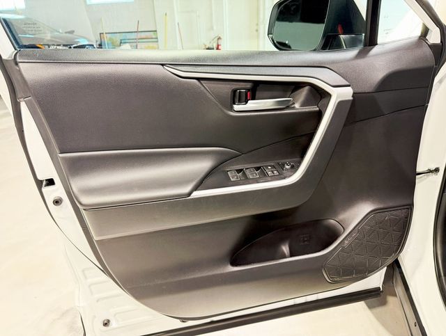 2024 Toyota RAV4 XLE AWD - 22912616 - 29