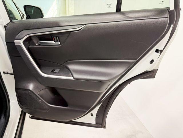 2024 Toyota RAV4 XLE AWD - 22912616 - 37