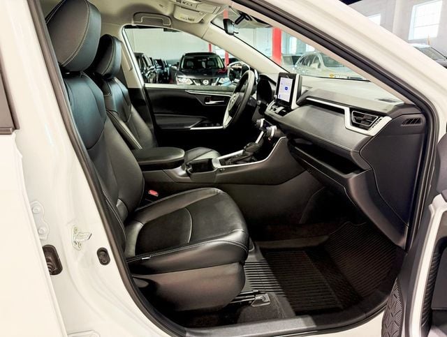 2024 Toyota RAV4 XLE AWD - 22912616 - 38