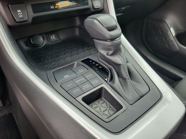 2024 Toyota RAV4 XLE AWD - 23017789 - 9