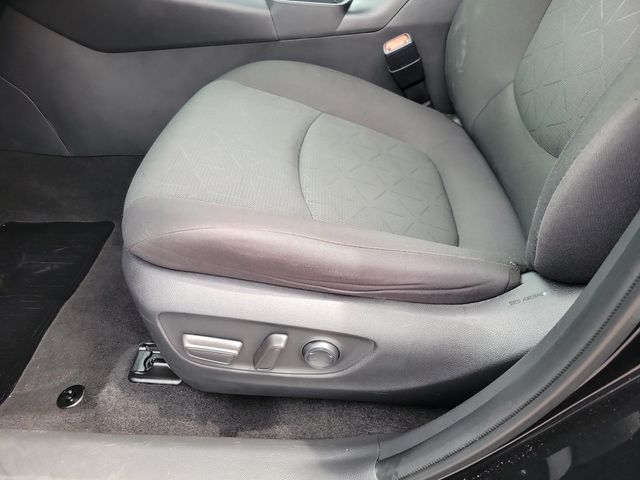 2024 Toyota RAV4 XLE AWD - 23017789 - 4