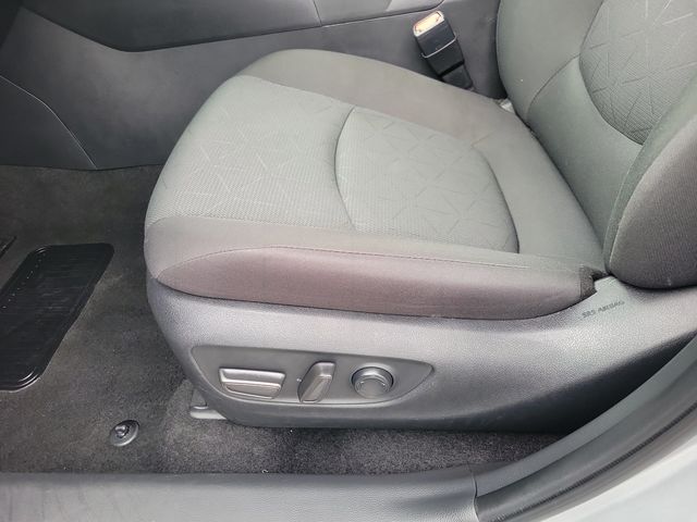 2024 Toyota RAV4 XLE AWD - 23017799 - 4
