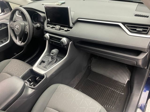 2024 Toyota RAV4 XLE AWD - 22975367 - 15