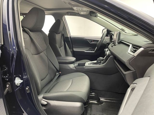 2024 Toyota RAV4 XLE AWD - 22975367 - 17