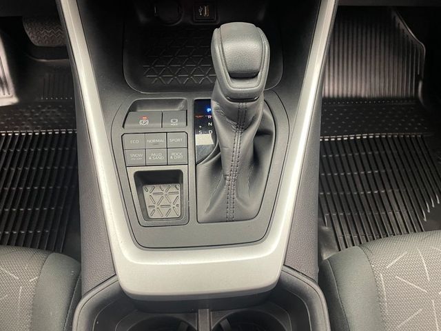 2024 Toyota RAV4 XLE AWD - 22975367 - 28
