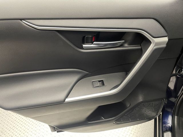 2024 Toyota RAV4 XLE AWD - 22975367 - 32
