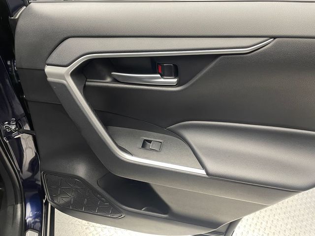 2024 Toyota RAV4 XLE AWD - 22975367 - 35
