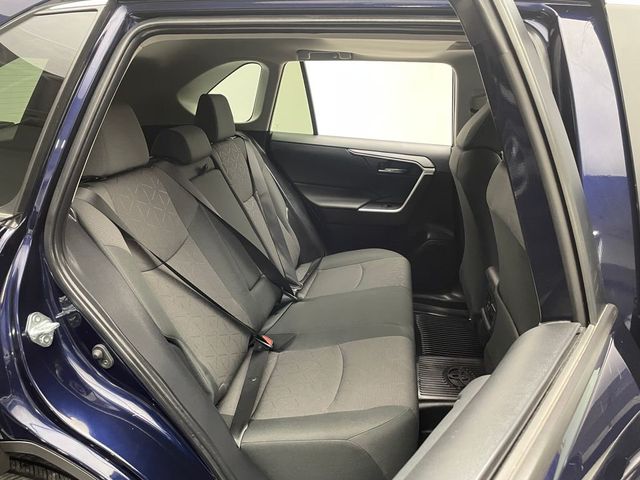 2024 Toyota RAV4 XLE AWD - 22975367 - 37