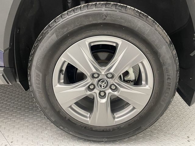 2024 Toyota RAV4 XLE AWD - 22975367 - 46