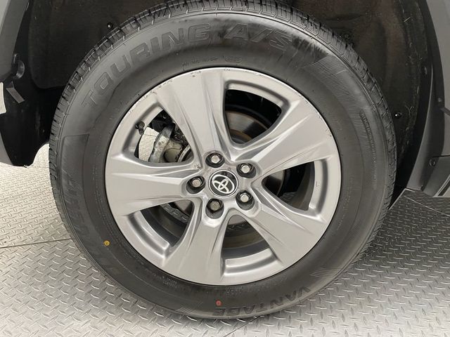 2024 Toyota RAV4 XLE AWD - 23010307 - 43