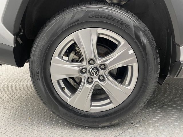 2024 Toyota RAV4 XLE AWD - 23010311 - 44