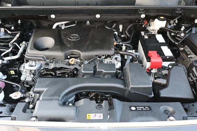 2024 Toyota RAV4 XLE FWD - 22889631 - 18