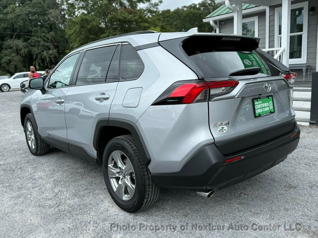 2024 Toyota RAV4 XLE photo 3