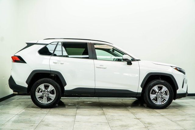 2024 Toyota RAV4 XLE FWD - 22868174 - 9