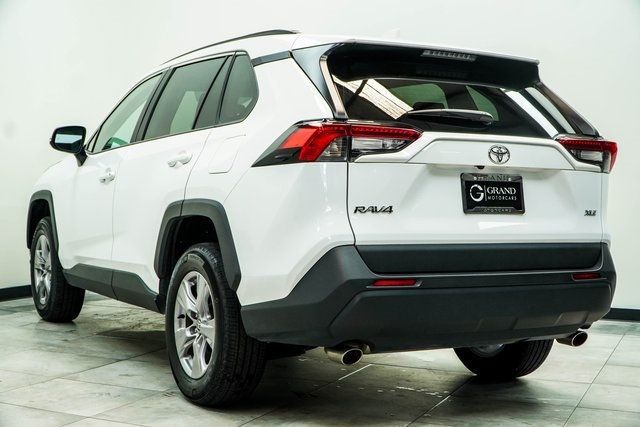 2024 Toyota RAV4 XLE FWD - 22868174 - 10