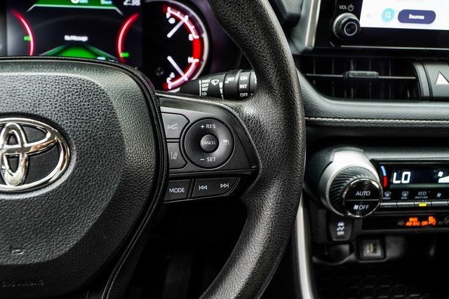 2024 Toyota RAV4 XLE FWD - 22868174 - 30