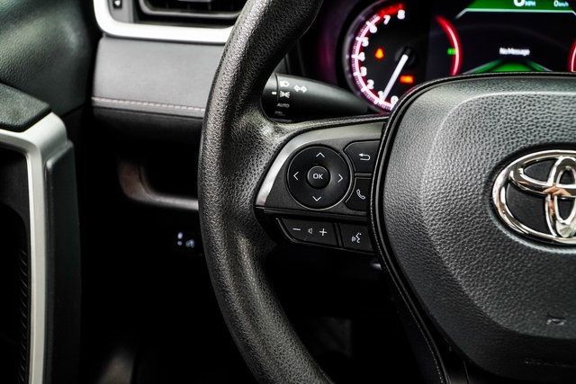 2024 Toyota RAV4 XLE FWD - 22868174 - 31