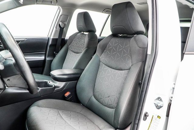 2024 Toyota RAV4 XLE FWD - 22868174 - 35