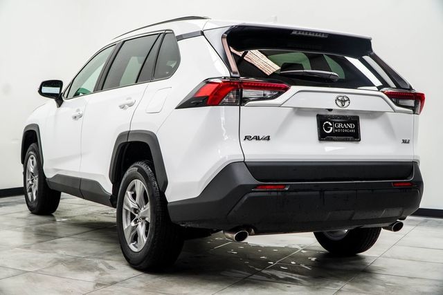 2024 Toyota RAV4 XLE FWD - 22869401 - 10