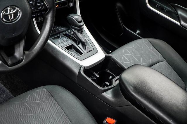 2024 Toyota RAV4 XLE FWD - 22869401 - 15