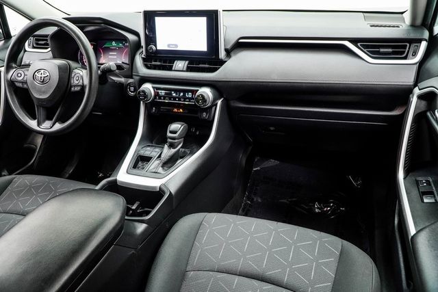 2024 Toyota RAV4 XLE FWD - 22869401 - 16