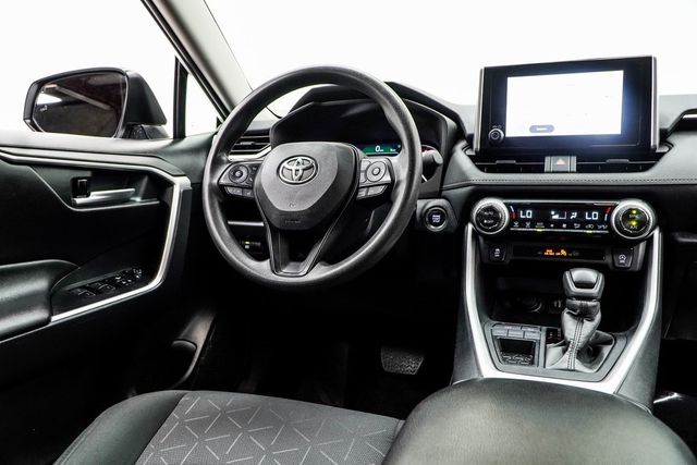 2024 Toyota RAV4 XLE FWD - 22869401 - 18