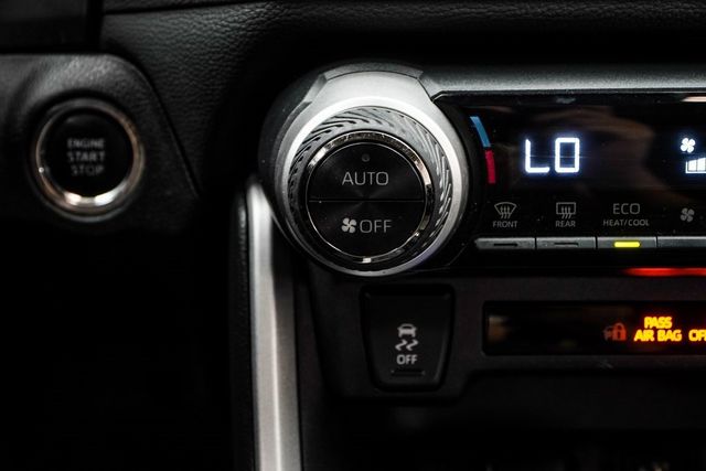 2024 Toyota RAV4 XLE FWD - 22869401 - 23