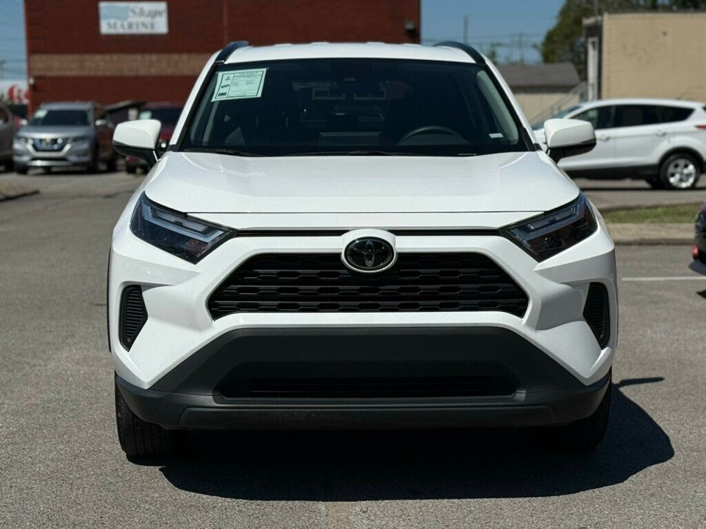 2024 Toyota RAV4 XLE photo 6