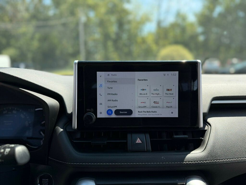 2024 Toyota RAV4 XLE photo 17