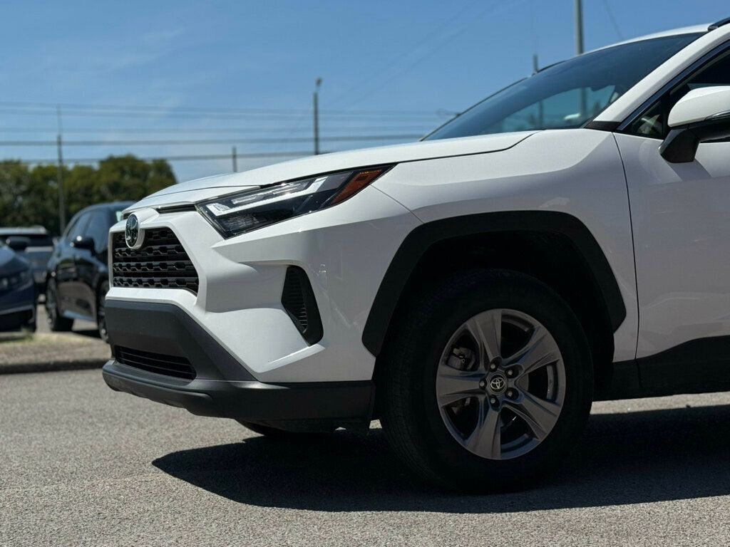 2024 Toyota RAV4 XLE photo 4