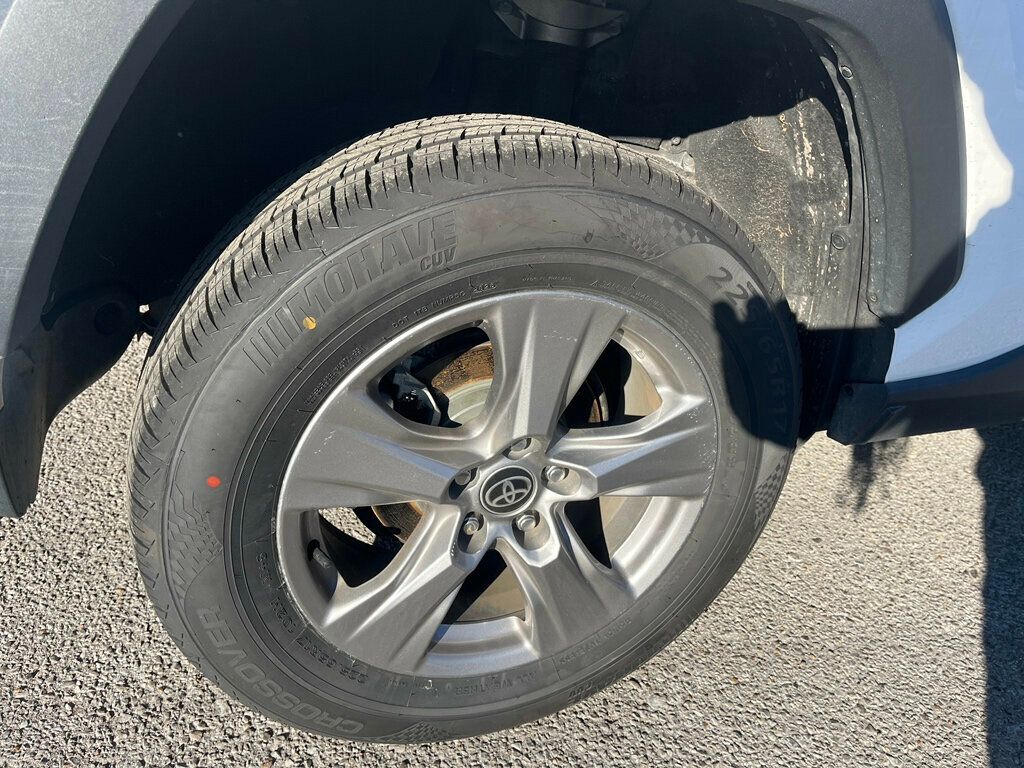2024 Toyota RAV4 XLE FWD - 22975342 - 14