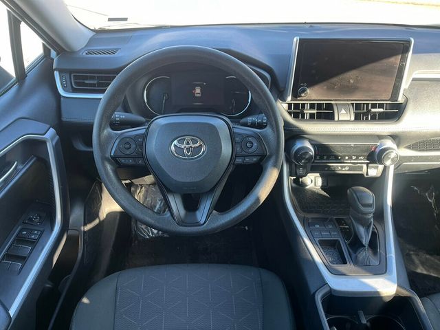 2024 Toyota RAV4 XLE FWD - 22975342 - 16