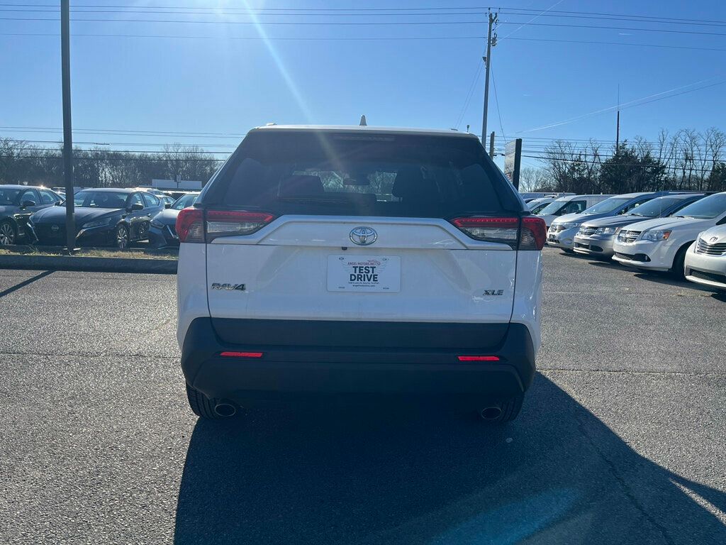 2024 Toyota RAV4 XLE FWD - 22975342 - 24