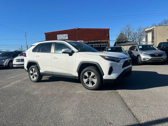 2024 Toyota RAV4 XLE FWD - 22975342 - 2