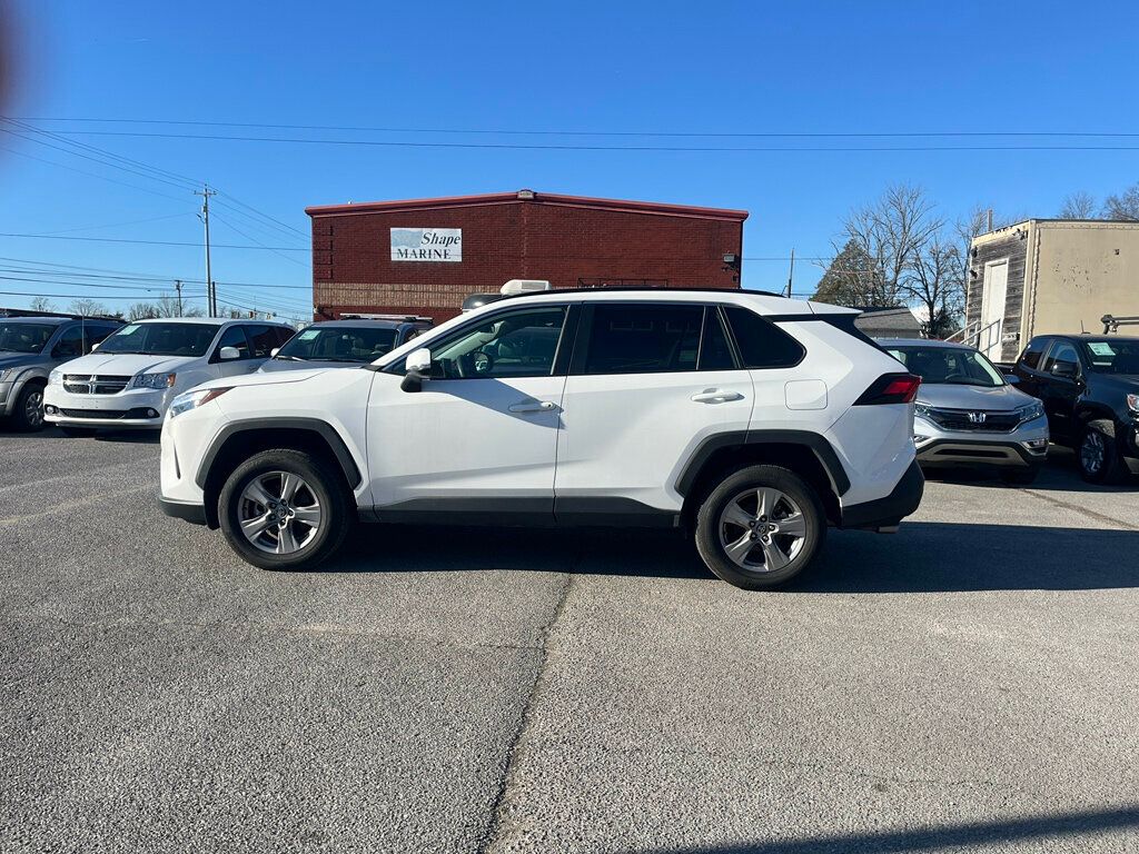 2024 Toyota RAV4 XLE FWD - 22975342 - 5