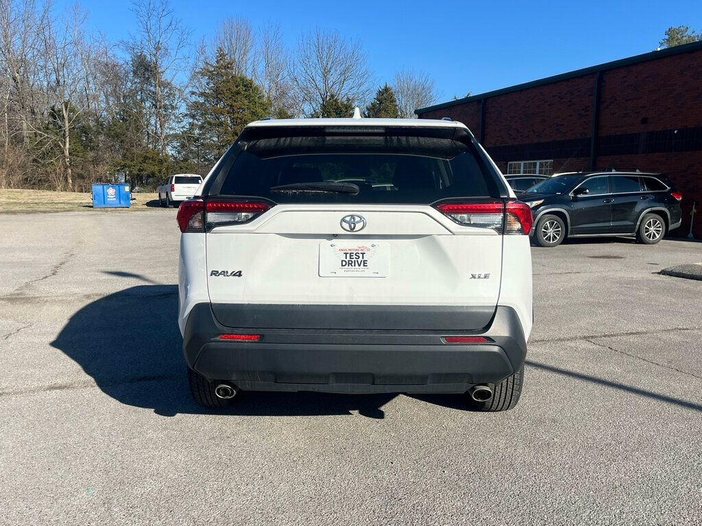 2024 Toyota RAV4 XLE FWD - 22975342 - 7