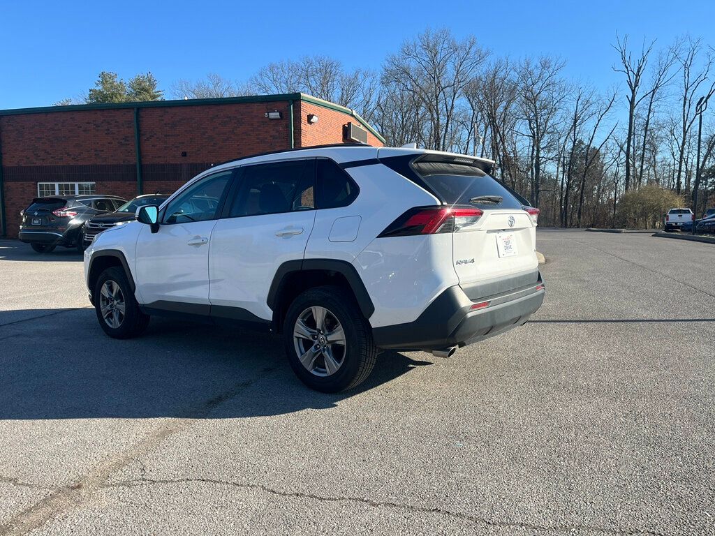 2024 Toyota RAV4 XLE FWD - 22975342 - 8