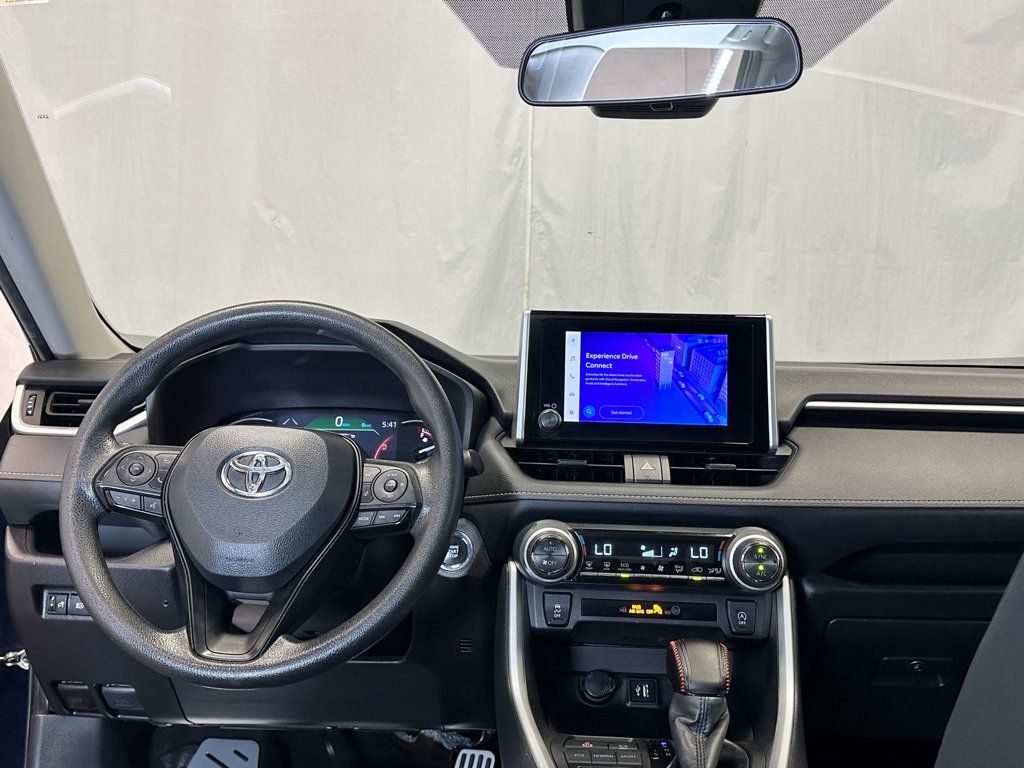 2024 Toyota RAV4 XLE FWD - 23071603 - 31