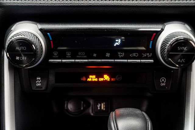 2024 Toyota RAV4 XLE FWD - 22868240 - 19