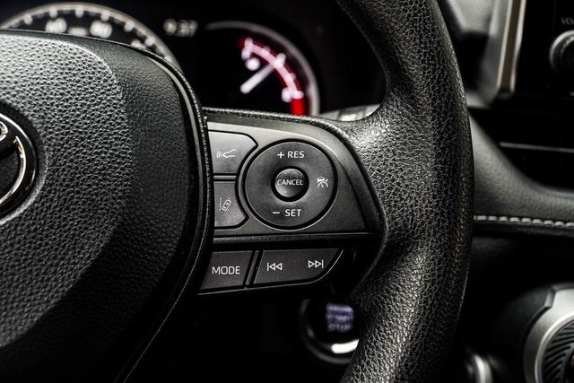 2024 Toyota RAV4 XLE FWD - 22868240 - 24