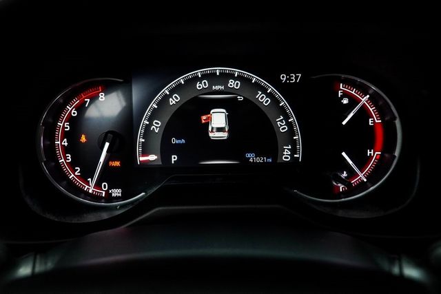 2024 Toyota RAV4 XLE FWD - 22868240 - 28