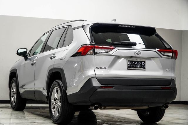 2024 Toyota RAV4 XLE FWD - 22972467 - 9