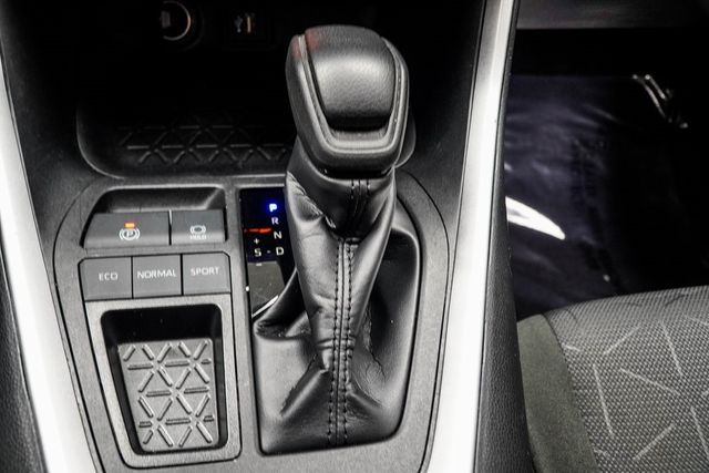 2024 Toyota RAV4 XLE FWD - 22972467 - 18