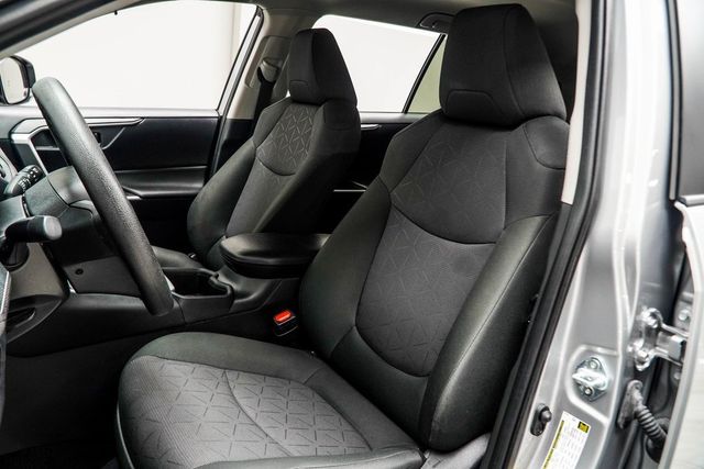 2024 Toyota RAV4 XLE FWD - 22972467 - 32