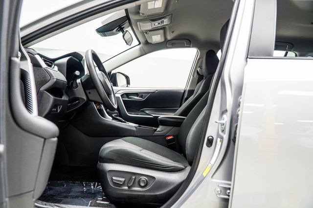 2024 Toyota RAV4 XLE FWD - 22972467 - 33