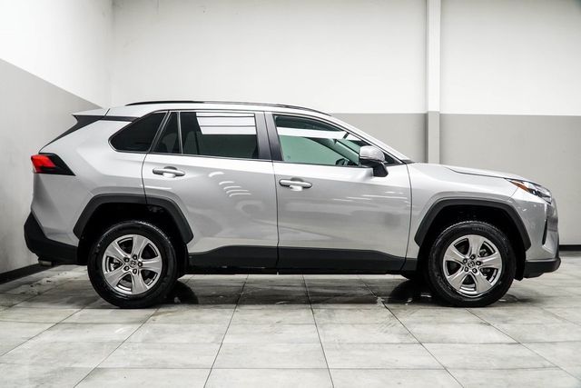 2024 Toyota RAV4 XLE FWD - 22972467 - 5