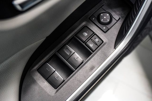 2024 Toyota RAV4 XLE FWD - 23038981 - 19