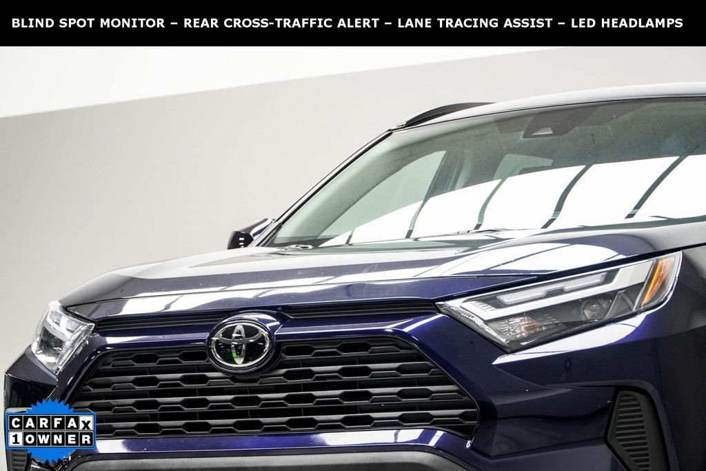 2024 Toyota RAV4 XLE photo 2