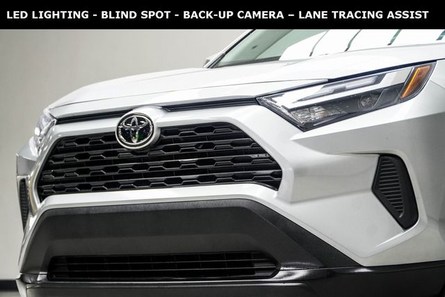 2024 Toyota RAV4 XLE FWD - 22972457 - 1