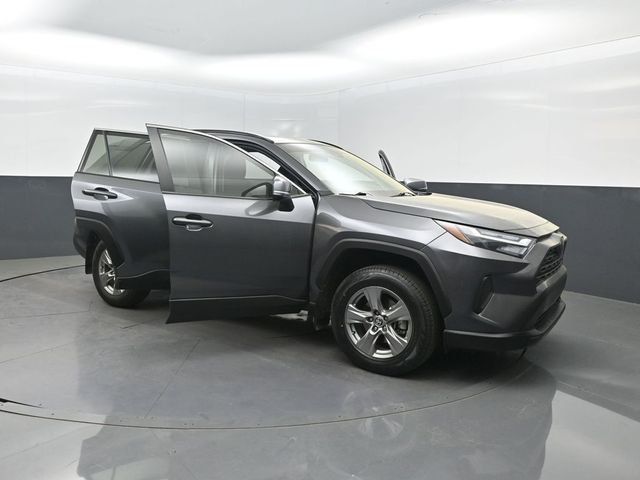 2024 Toyota RAV4 XLE FWD - 22993162 - 38